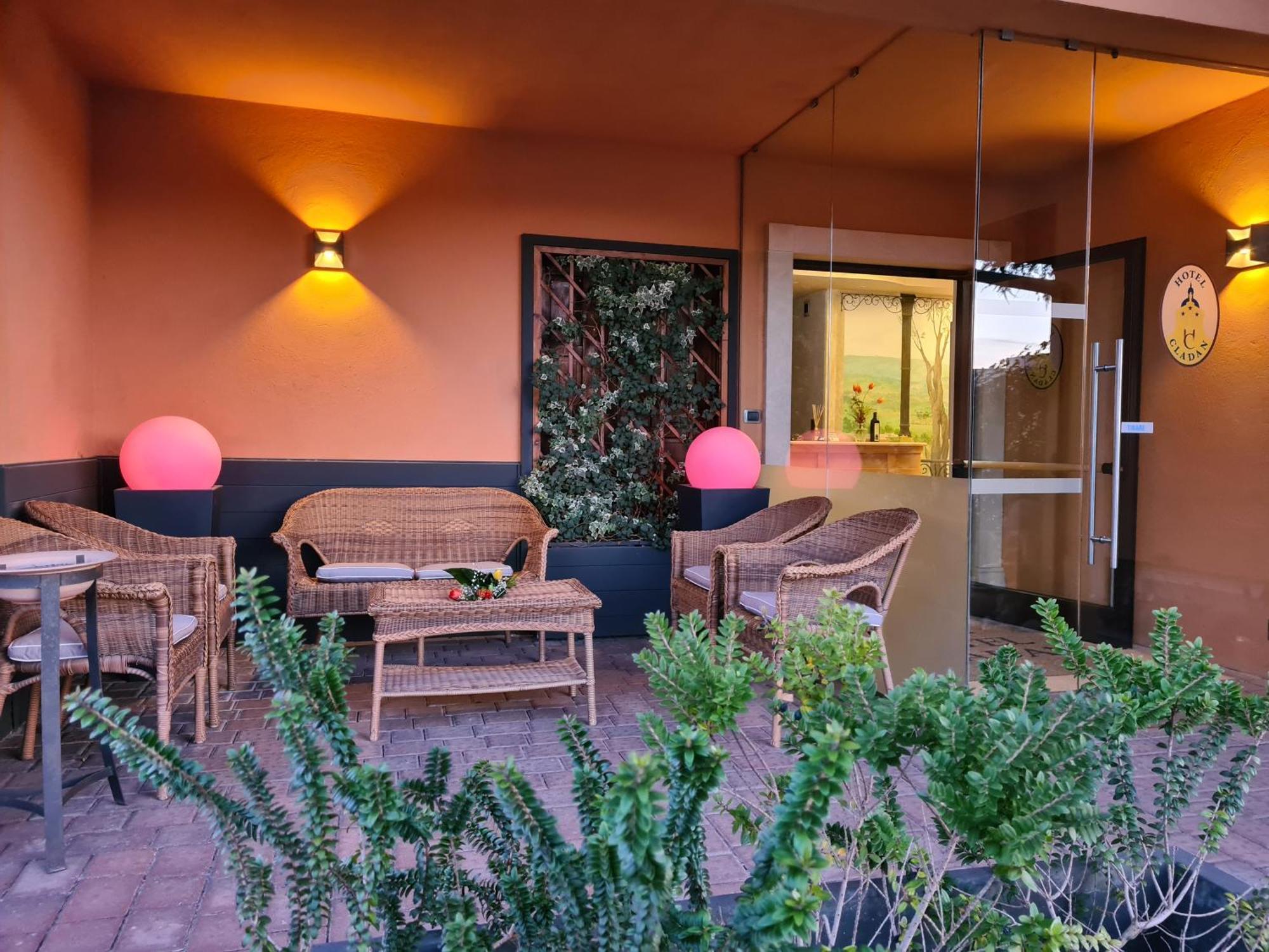 Cladan Hotel